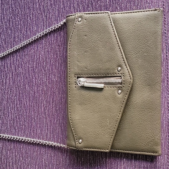 DANIELLE NICOLE CROSSBODY BAG - Picture 12 of 14